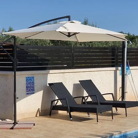 Lorraine Comfortable Villa Galizana