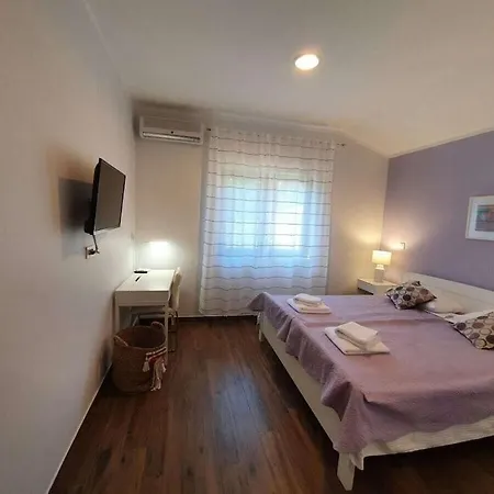Lorraine Comfortable Vila *